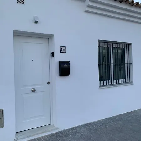 Isaac Apartment